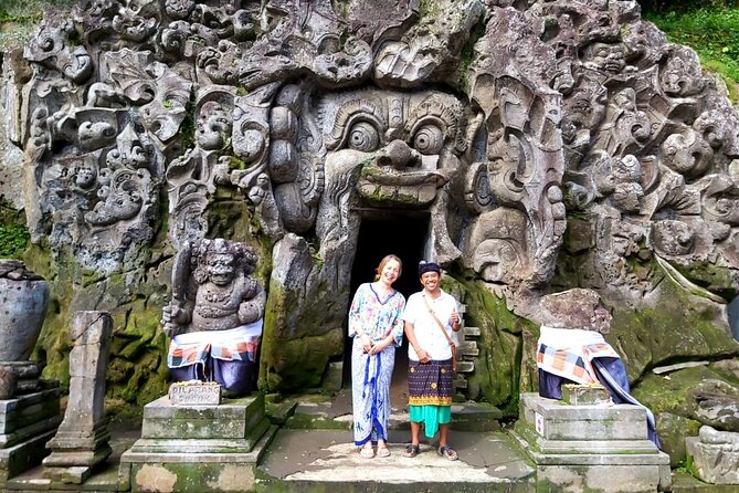 Ubud Tour : Monkey forest, Rice terrace, Water temple, Waterfall & Jungle Swing - Tirta Empul: a temple built around sacred water