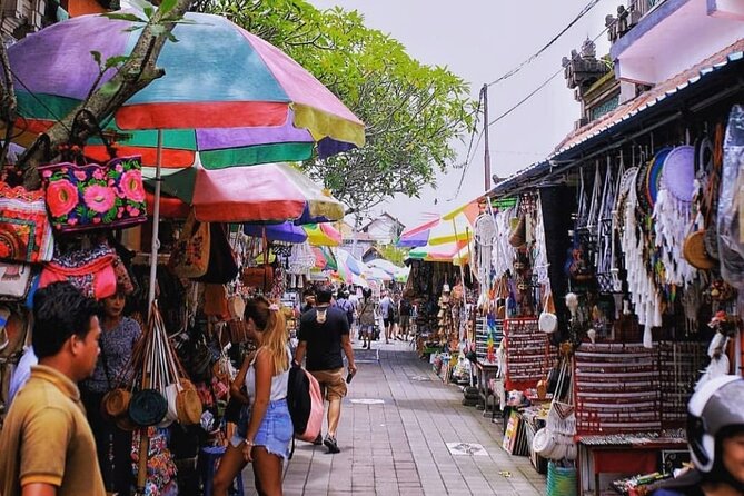 Ubud Tour : Monkey forest, Rice terrace, Water temple, Waterfall & Jungle Swing - Batuan: a glimpse inside a Balinese home