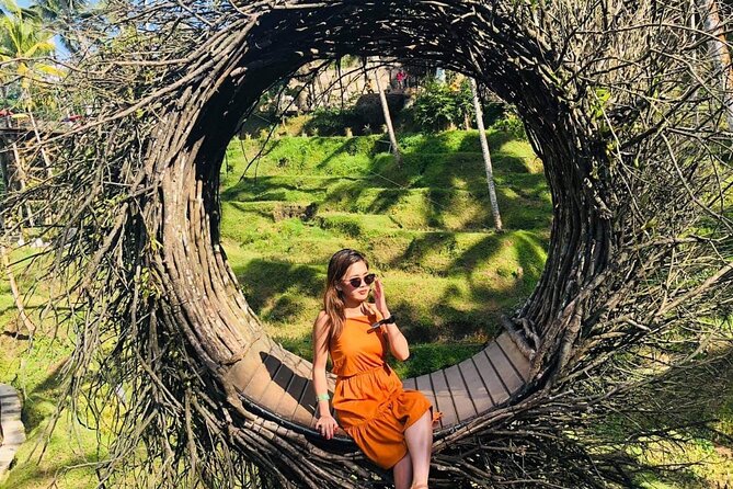 Ubud Tour: Monkey forest, rice terraces, temple, waterfall - Tegenungan Waterfall and the photo factor
