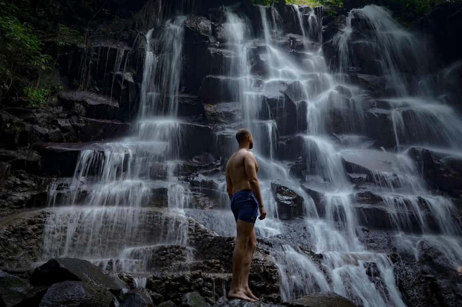 Ubud: Waterfalls & Temple with Rice Terrace Small-Group Tour - Tegalalang Rice Terrace and the classic Bali view