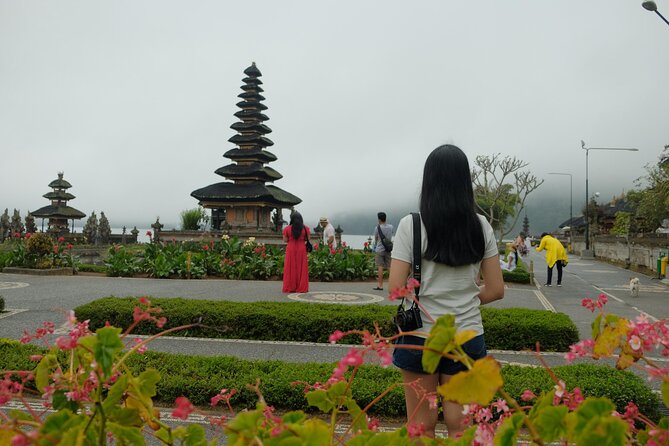 Ulundanu Bratan Temple, Jatiluwih Rice Terrace and Tanah Lot Sunset Tour - Ulun Danu Bratan and the highland air