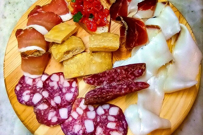 Visit to the Cinta Senese farm in Montepulciano - Why the food makes the tour worth considering
