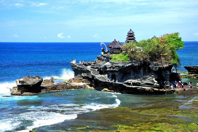 West Bali Tour: Taman Ayun, Ulun Danu Beratan, Jatiluwih Rice Terrace, Tanah Lot - Tanah Lot gives the tour its finale
