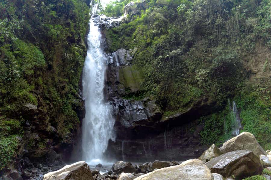 Yogyakarta: Selogriyo Temple, Rice Terraces & Waterfall Tour - Who should book this tour?